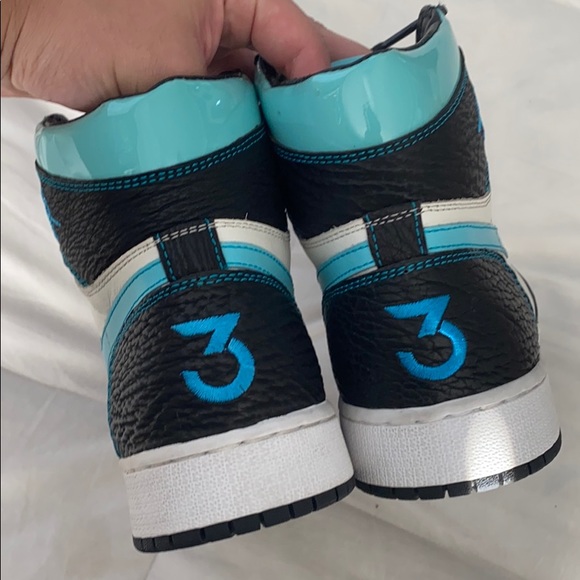 Custom Crackdown 3 Air Jordan 1 Sneakers - Picture 3 of 5